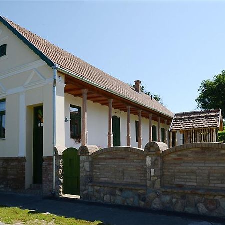 Zengoalja Vendeghaz Hotel Erzsébet Exterior photo