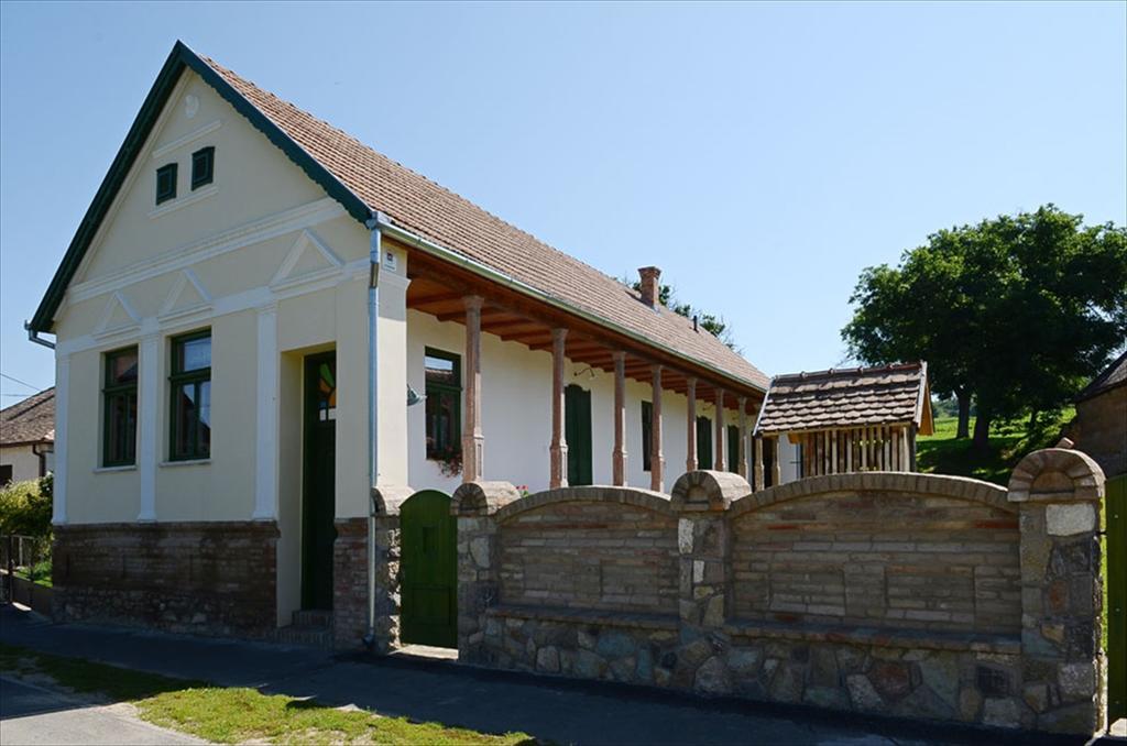 Zengoalja Vendeghaz Hotel Erzsébet Exterior photo
