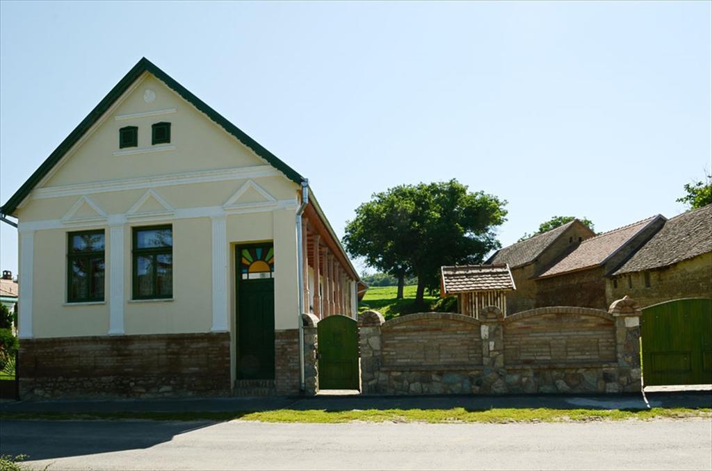 Zengoalja Vendeghaz Hotel Erzsébet Exterior photo